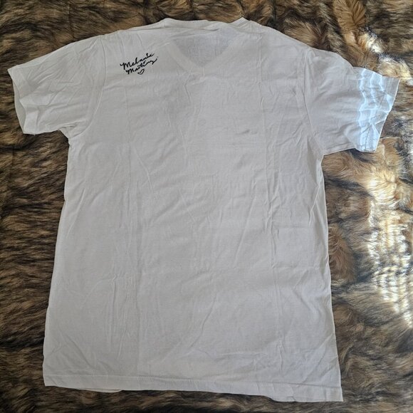 Melanie Martinez 2015 Gap City 1st Tour Autographed Signed Shirt - Picture 6 of 9